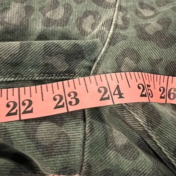 One Teaspoon leopard print denim boilersuit
 Oversized cropped sold at ASOS - Picture 14 of 15